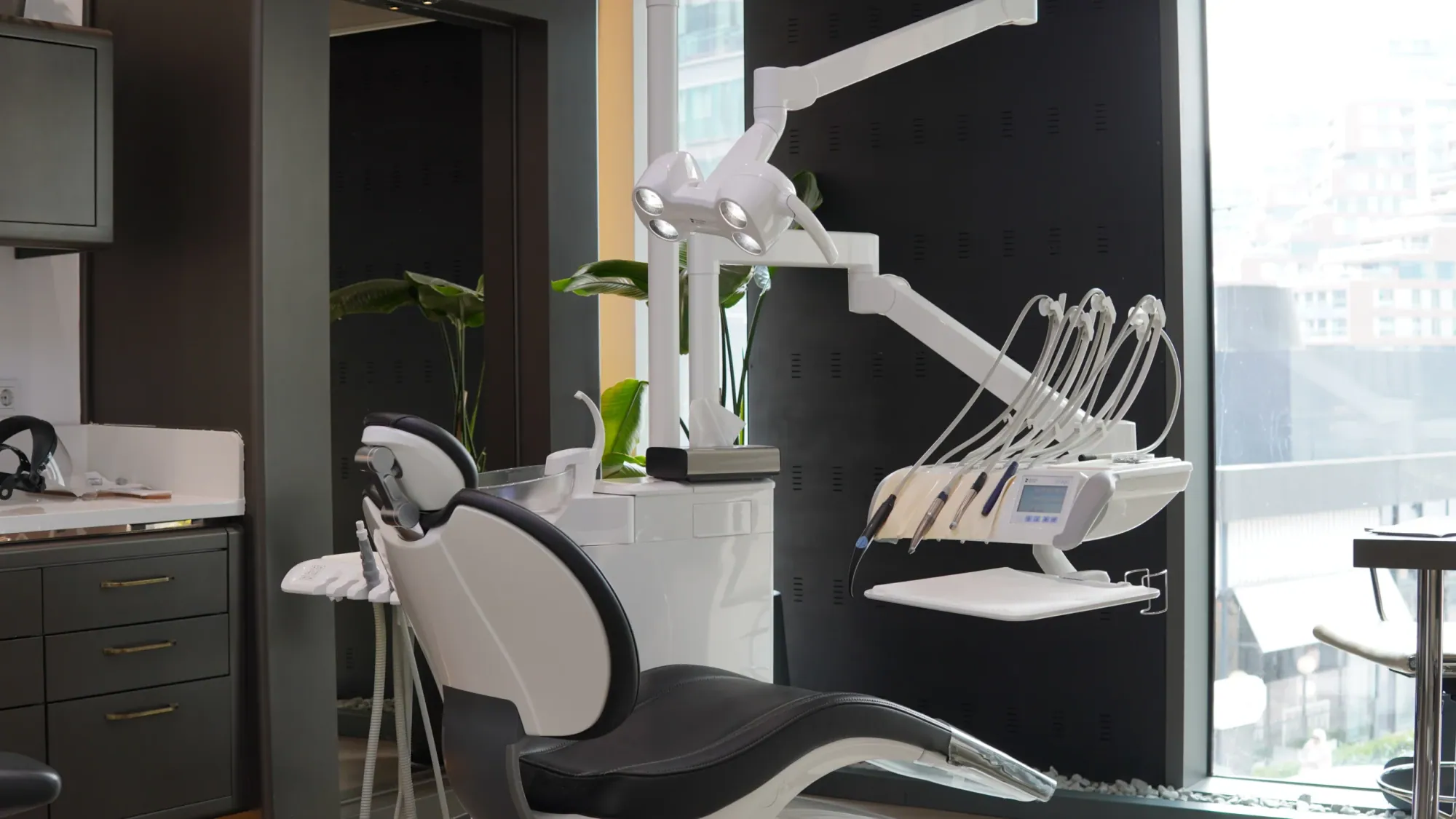 Modern diş kliniği muayene odası