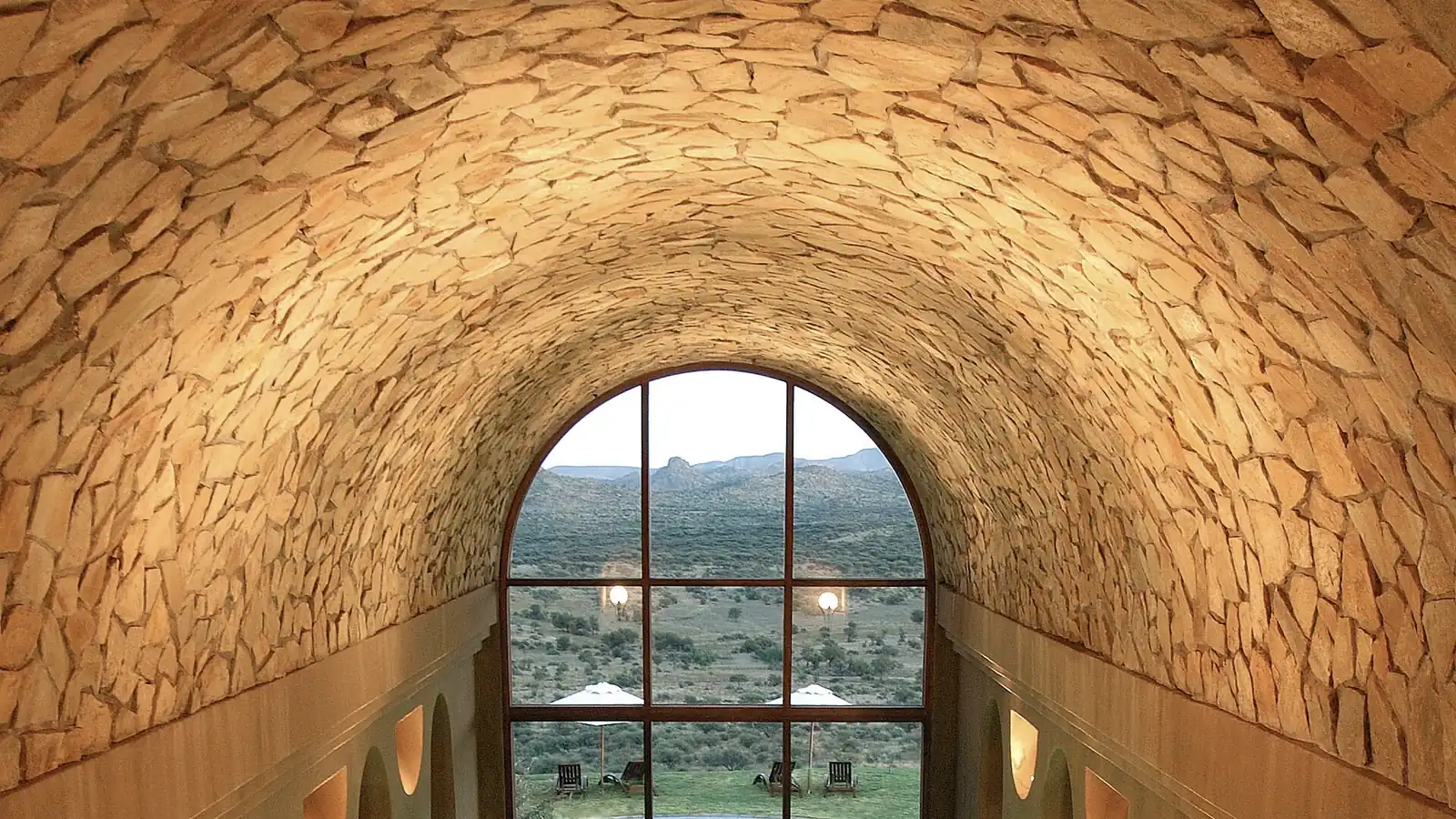 Spa havuzu, loş ışık